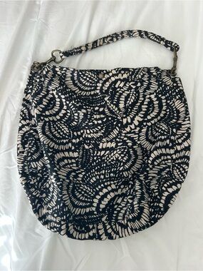 Black & Cream Floral-Print Circle Bag